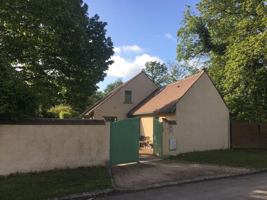 Gite D'Etape Du Tilleul, 4-8 Personnes La Celle-les-Bordes Εξωτερικό φωτογραφία